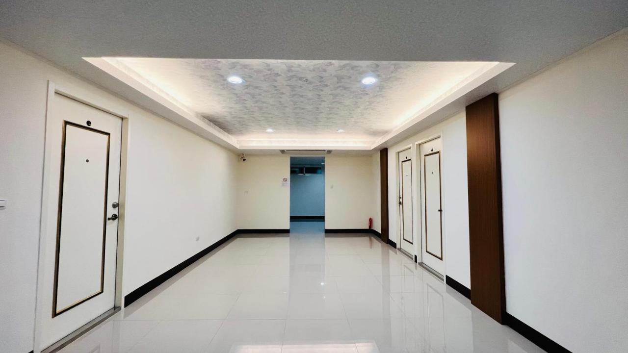 Shining House Apartment Tainan Bagian luar foto