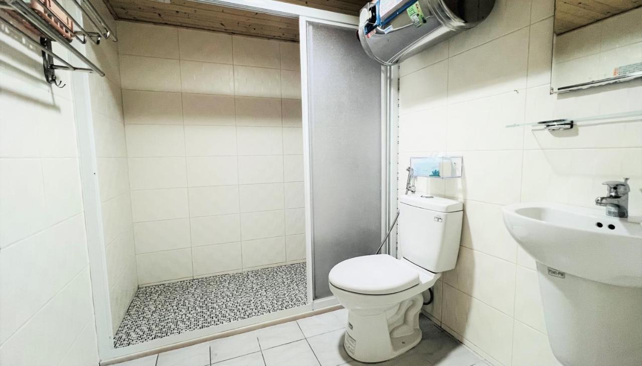 Shining House Apartment Tainan Bagian luar foto